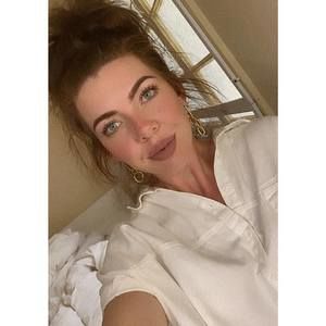 Meet your Posher, Dee